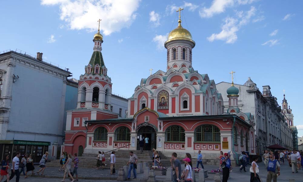 Москва - столица России. Казанский храм на Красной площади в Москве.