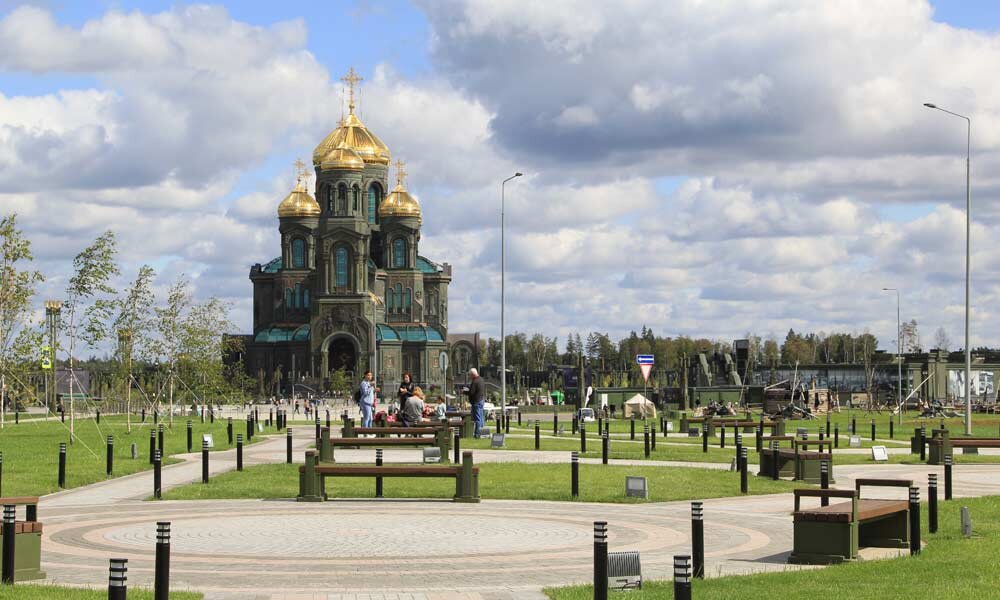 Патриарший собор в честь Воскресения Христова — главный храм Вооруженных сил Российской Федерации.