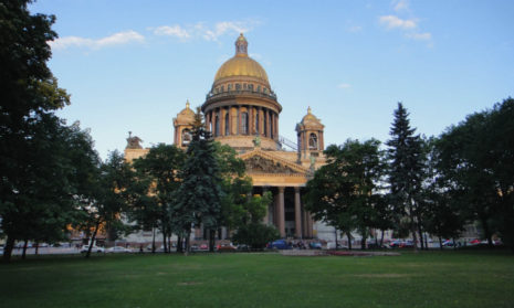 Город Санкт-Петербург - столица белых ночей.