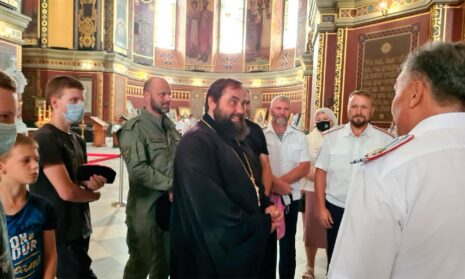 Участники автопробега "Донские пути-2021" посетили Патриарший собор в Новочеркасске.
