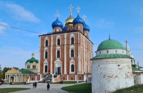 Свято-Троицкий мужской монастырь в Рязани.
