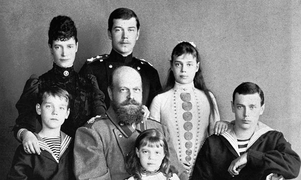 Александр III - император Всероссийский и его семья.