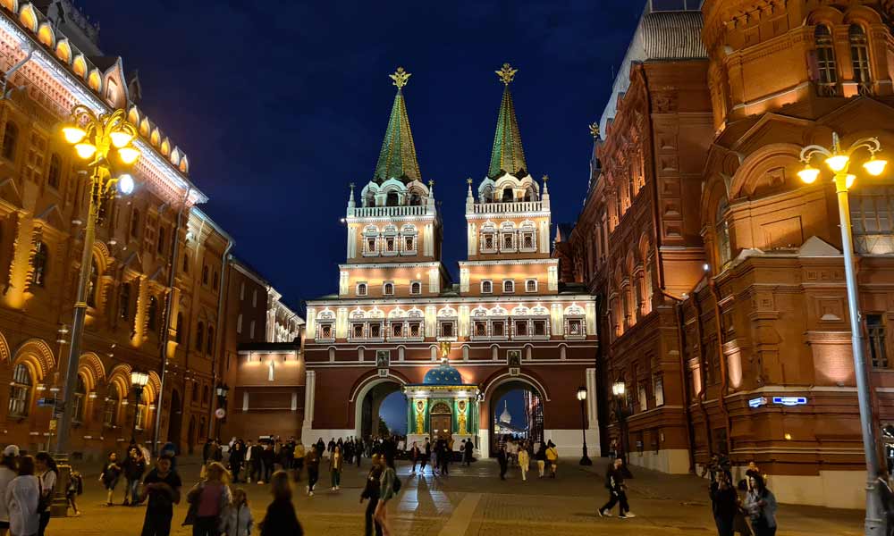 Воскресенские ворота на Красной площади вечером. Москва.