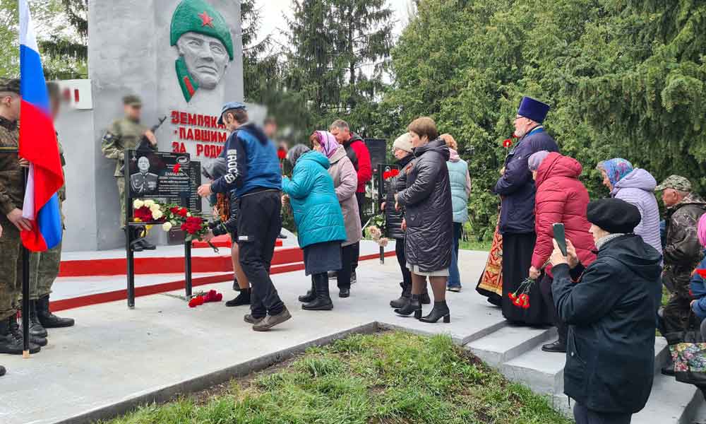 Героям Мичуринского района открыли мемориальные доски в селе Крюковка.