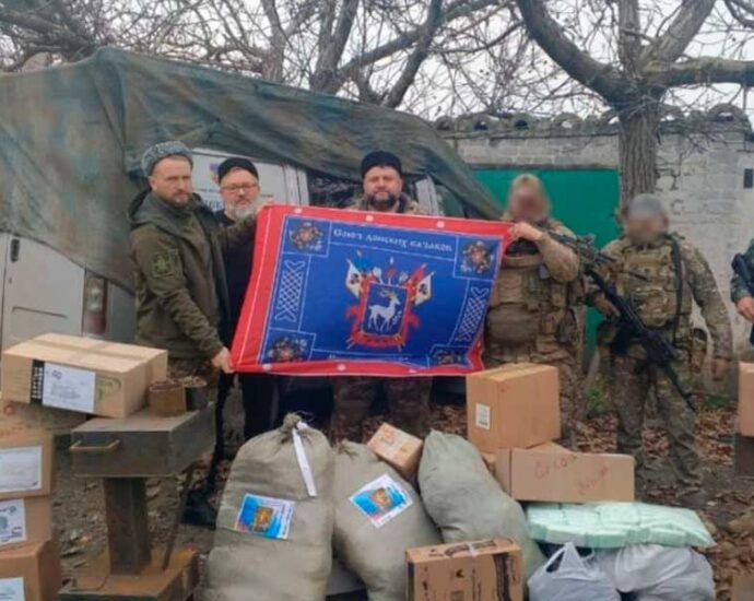 Казаки из Наро-Фоминска и Калуги посетили Донбасс с гуманитарной миссией.