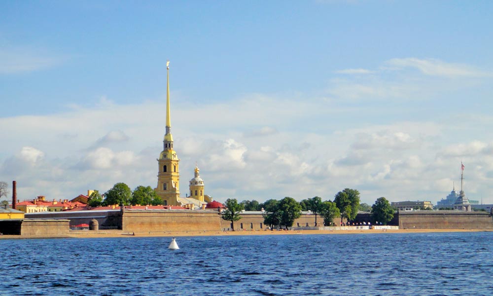 Санкт-Петербург. Петропавловская крепость. Старейший памятник архитектуры Санкт-Петербурга,расположен на Заячьем острове.